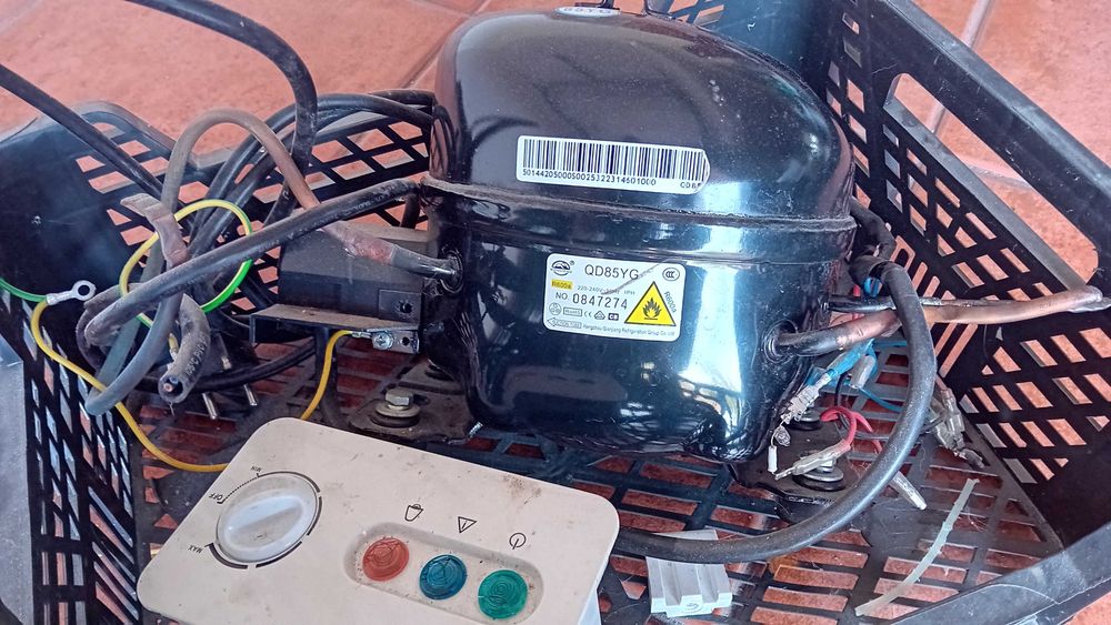 2 Compressores de frio monofásicos com termóstato
