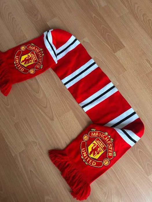 Szalik Manchester United Official Product klasyczny klubowy | vintage