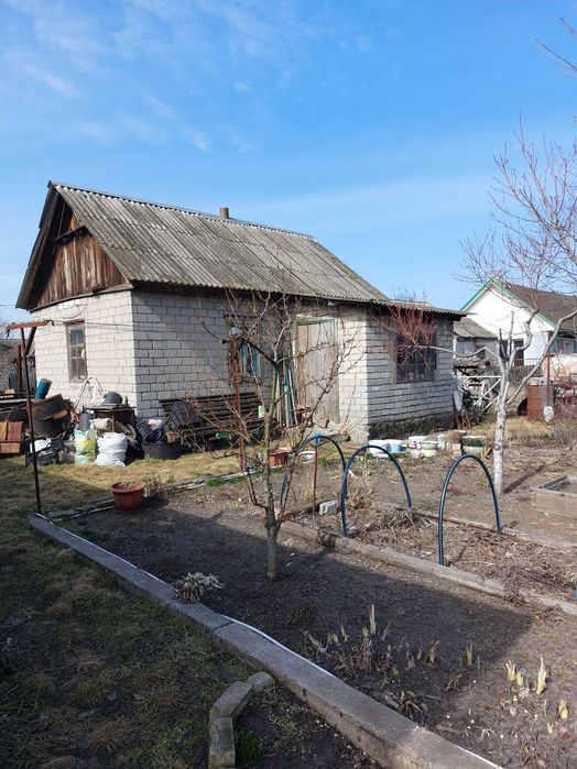 Продаж житлового будинку