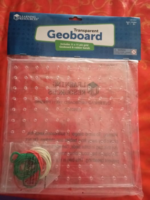 Geoplano com elásticos