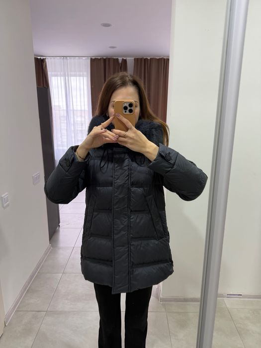 Продам брендований зимой пуховик