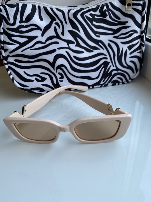 Окуляри бежевого кольору