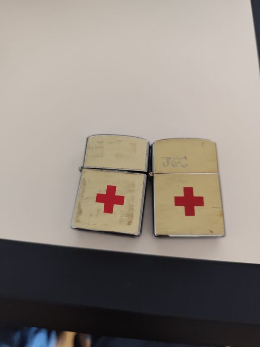 Isqueiro da Cruz Vermelha