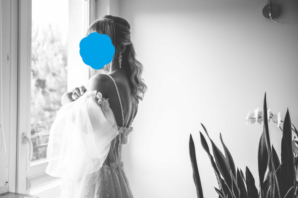 Elegancka suknia ślubna KSIĘŻNICZKA z rozcięciem