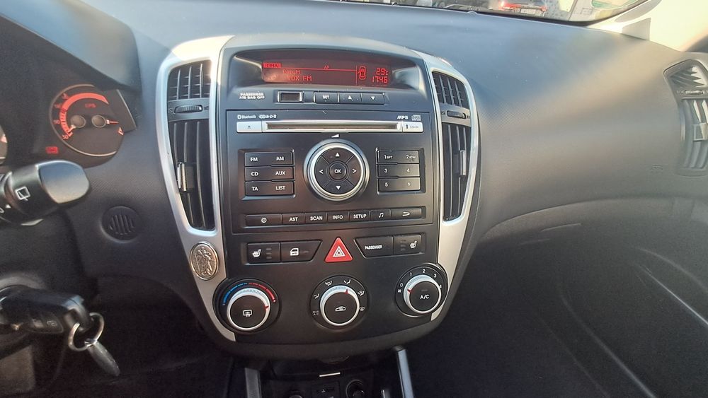 Kia Cee'd 1.4 benzyna 2010