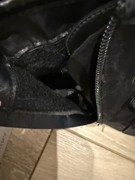 Buty  damskie zamszowe….