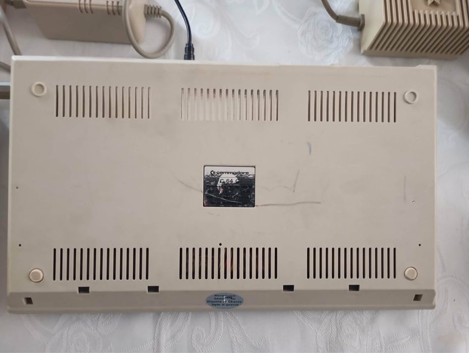 Commodore C64 z Dodatkami