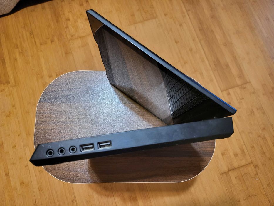 Dell Alienware M11x R2 i7 4GB 320GB  GT 335 ретро ігровий ноут