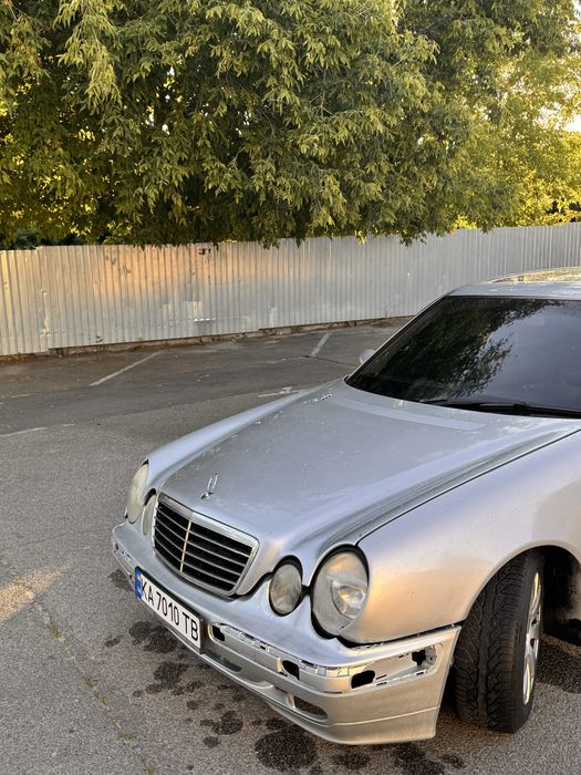 Mercedes 210 2.0benz