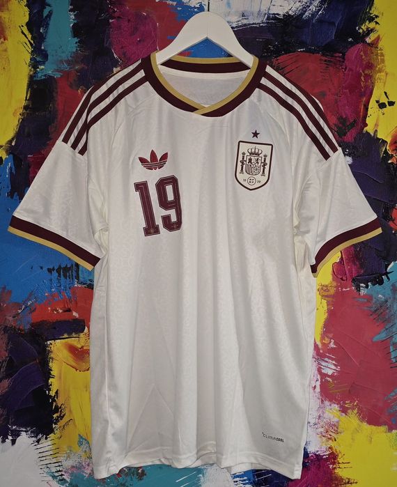 T-shirt Espanha Lamine Yamal 

Vários tamanhos

Novo e para entrega imediata