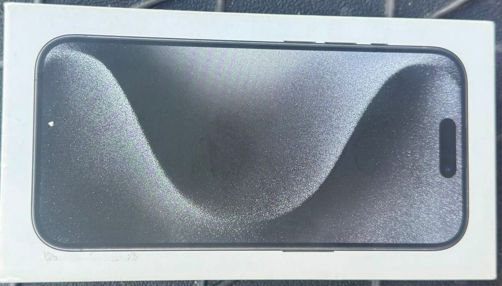 iPhone 15pro/ 512 gb black titanium