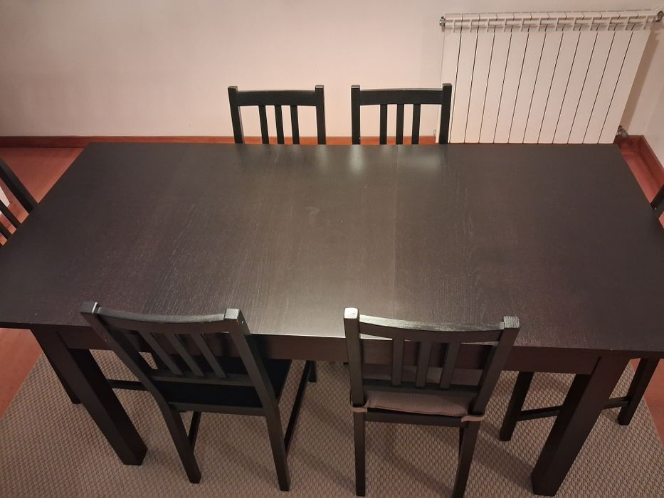 Mesa de refeição extensível e 8 cadeiras