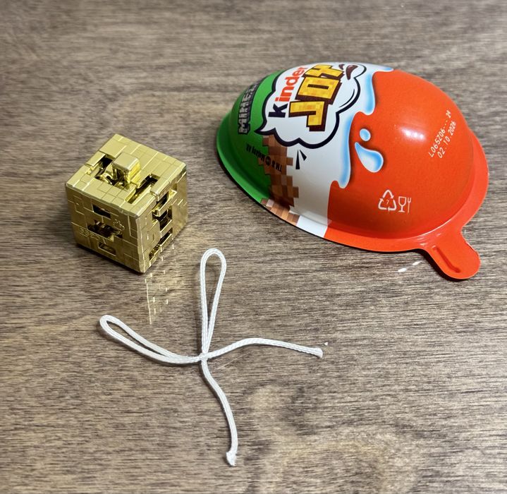 Кіндер MINECRAFT  Маінкрафт іграшка золотий куб ,дуже рідка ,ОРІГІНАЛ