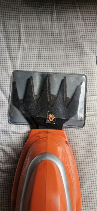 Black&Decker Nożyce do żywopłotu i trawy
