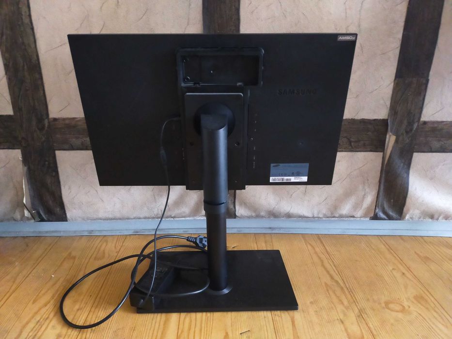 Monitor Samsung SyncMaster CA650 W BARDZO DOBRYM STANIE!!!