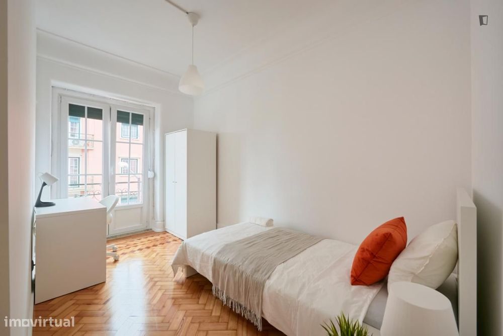 Quarto - localizado em Amoreiras Lisbon