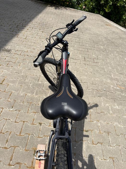 Bicicleta elétrica de montanha