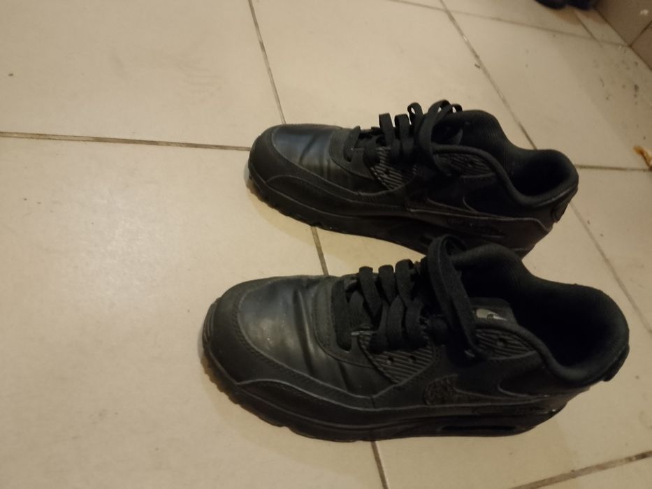 Крассовки Nike.37.5 размер