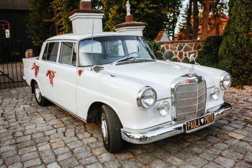 Samochód do ślubu piękny Mercedes Skrzydlak klasyk zabytkowa limuzyna