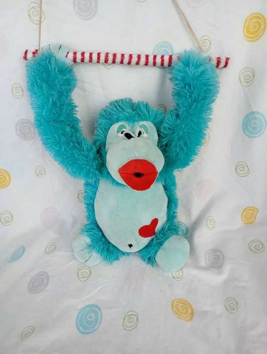 Macaco peluche com camera