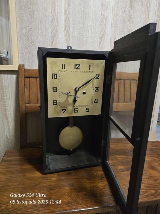 Zegar scienny tarczowy