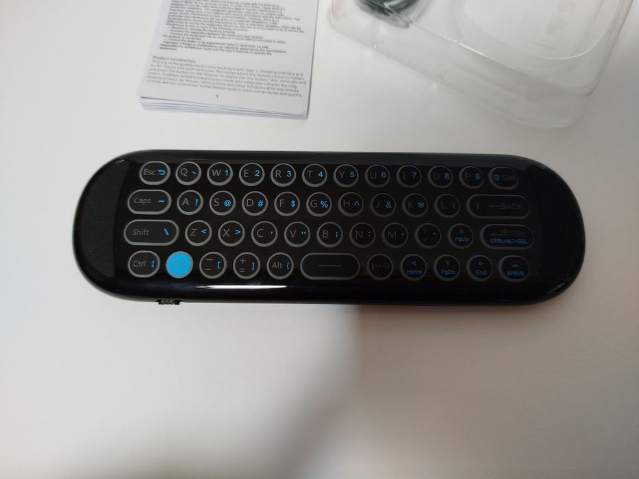 Bezprzewodowy Pilot multimedialny podświetlany.