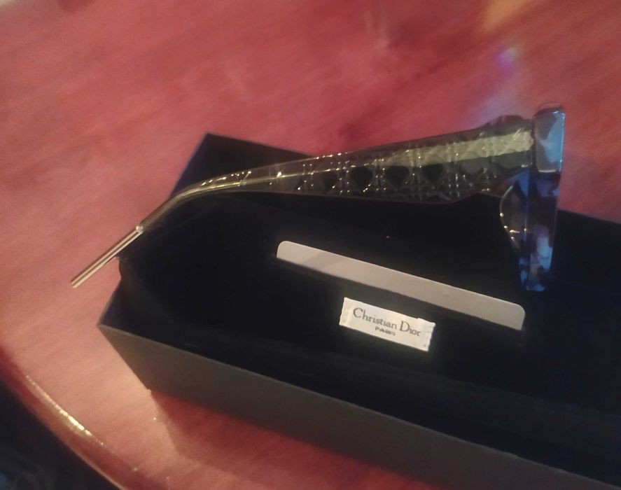 Продам фирменные очки известного бренда