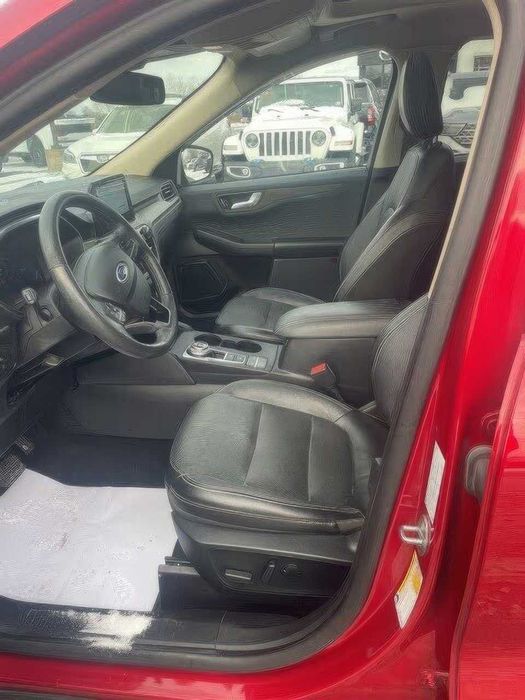 Ford Escape Titanium      2021