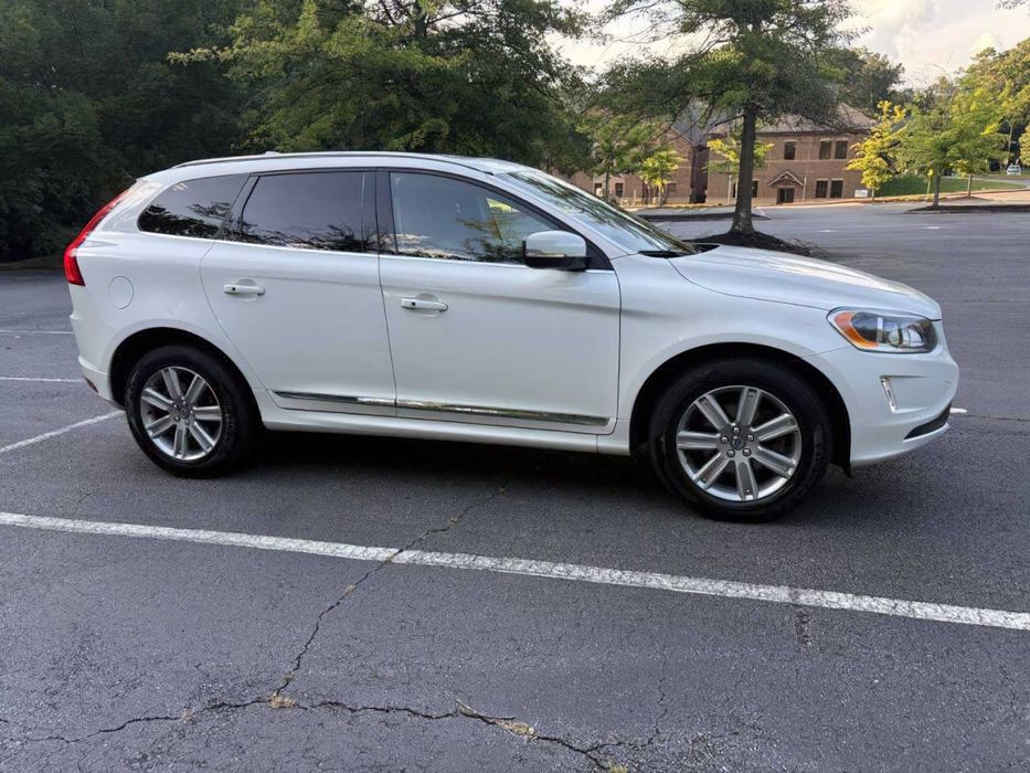Volvo XC60      2016