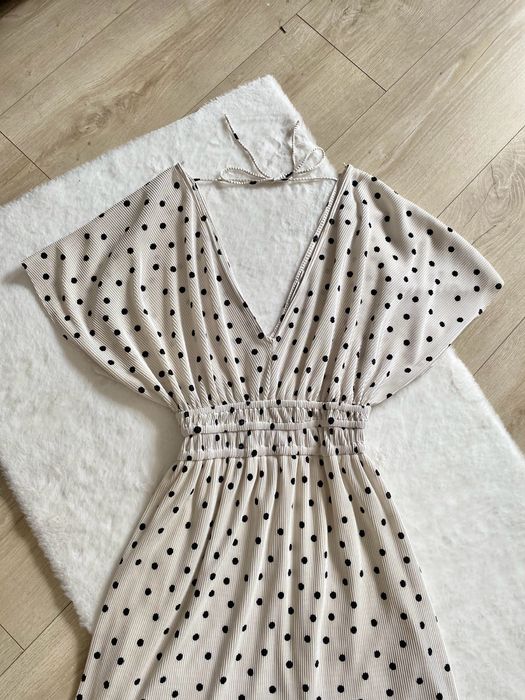 Biała krótka luźna sukienka w kropki groszki S 36 pull&bear coquette