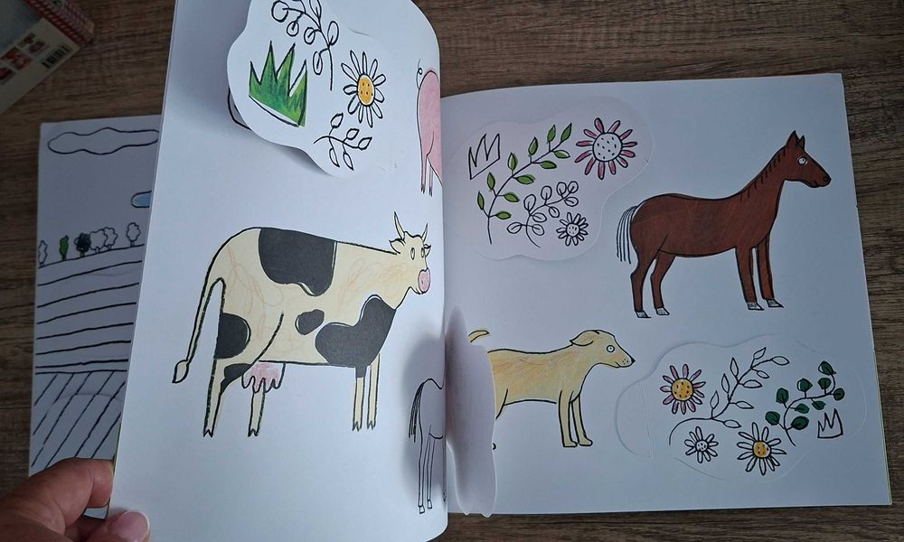 Lote 3 Livros Infantis – "A Natureza Colorida" , "A Quinta" e "As Cores" (Excelente Estado)