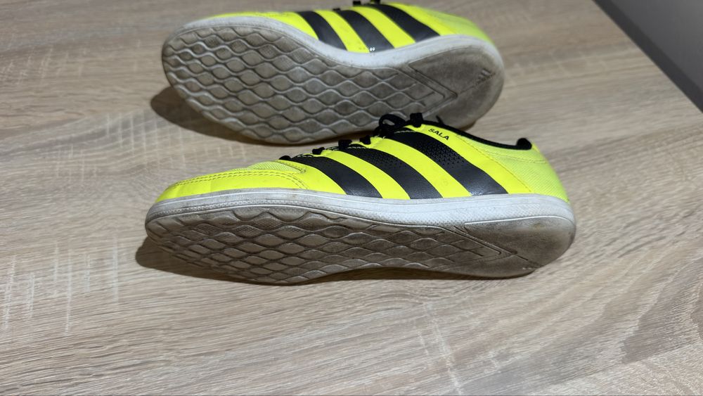 Sapatilhas de futsal adidas
