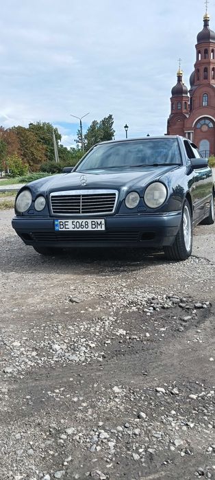 Автомобіль mersedes
