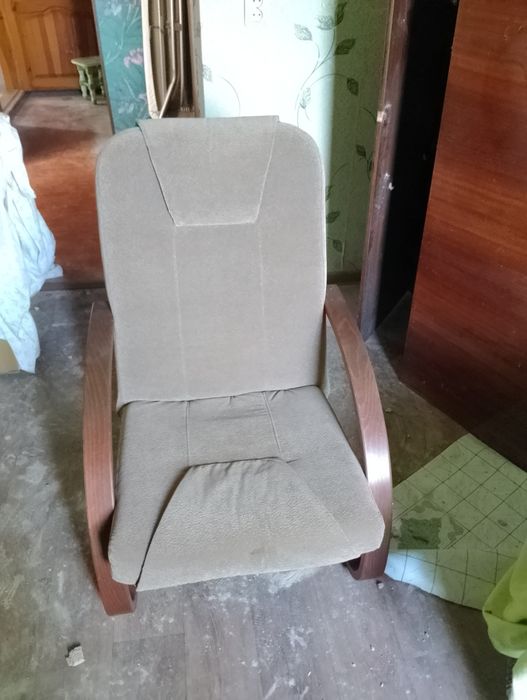 Продаю кресло-качалку б/у  2 штуки