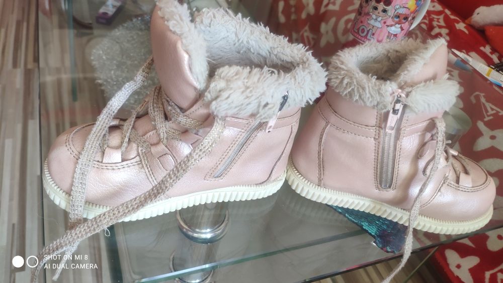 Buty, kozaczki, śniegowce