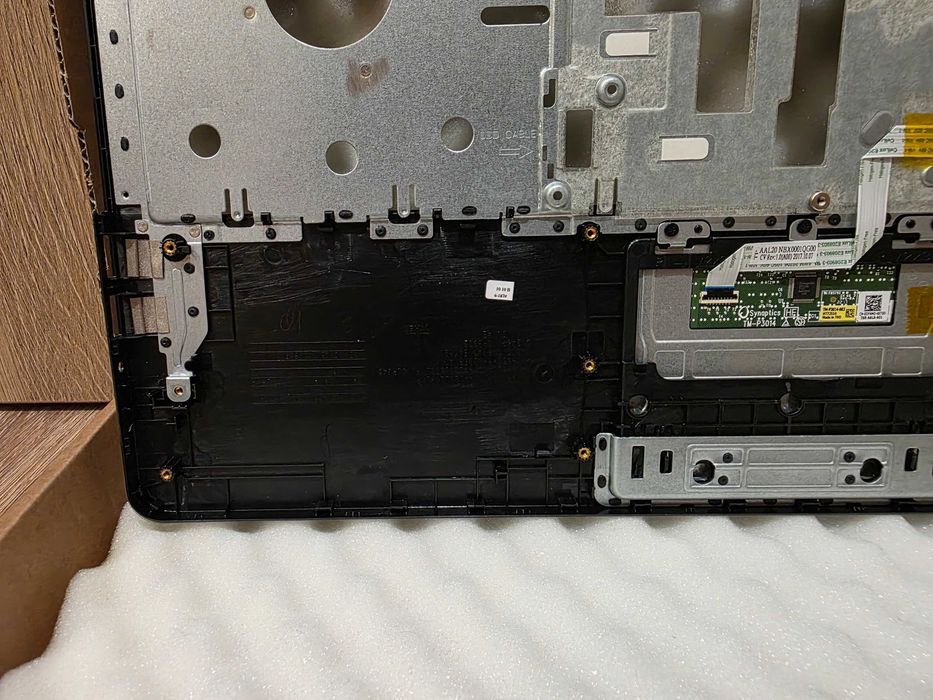 Nowy Oryginalny Palmrest touchpad obudowa Dell Inspiron 15 5555 5558 5559 T7K57