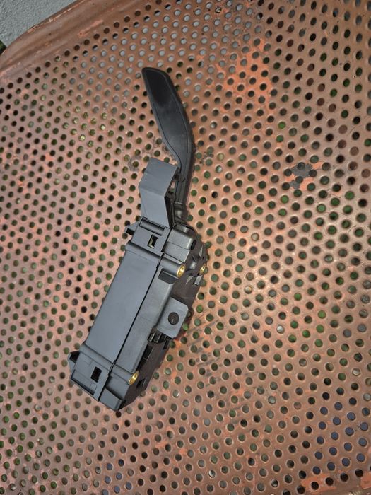 Przełącznik manetka zmiany biegów citroen c4 picasso II 98002210