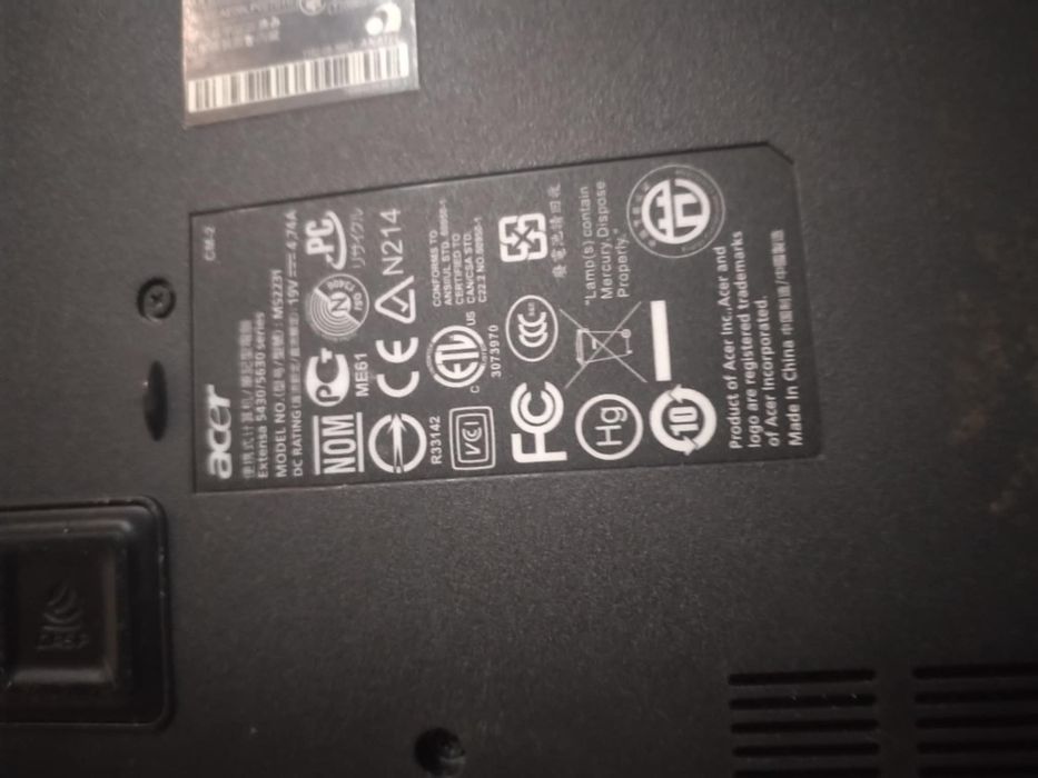 Vendo portátil para peças com carregador