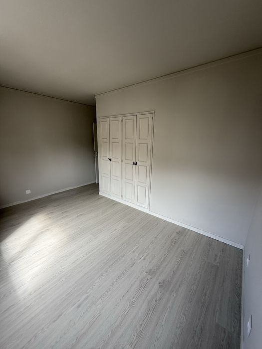 T3 Remodelado com Parqueamento - Solum
