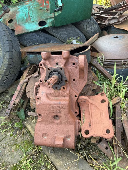 Продам запчастини до різних тракторів Т-25,Т-40,Т-16,МТЗ,ЮМЗ 80-90р.