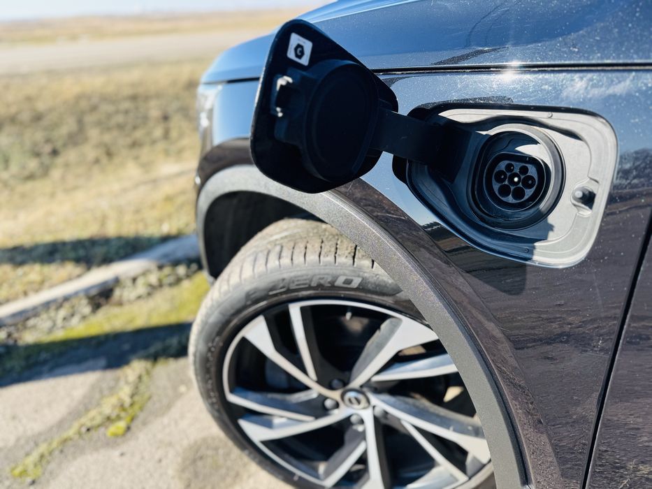 Volvo XC40 1.5PHEV AWD R-Design 2022рік Official