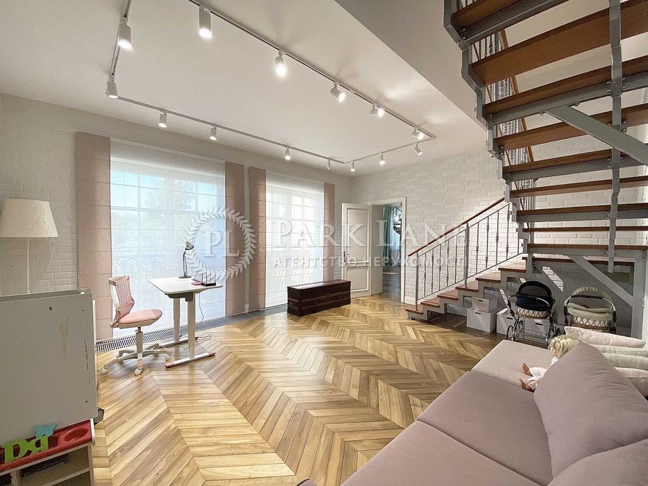 Конча-Заспа. Дамба. Дом с выходом на Днепр. 50 соток земли.