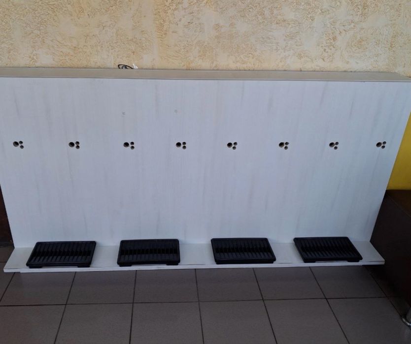 торгівельне обладнання стійка під розливне пиво на 8 кранів