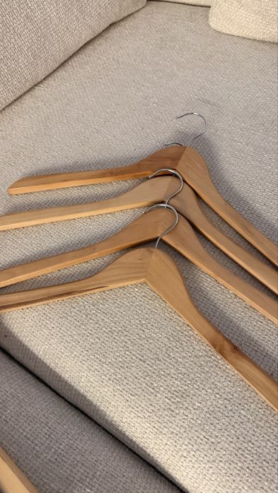 24 Cabides de madeira (24)