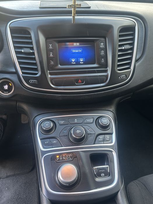 Продам Chrysler 200c 2.4