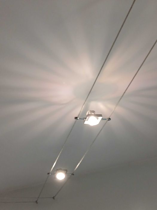 Halogeny sufitowe na metalowej lince PULLMAN