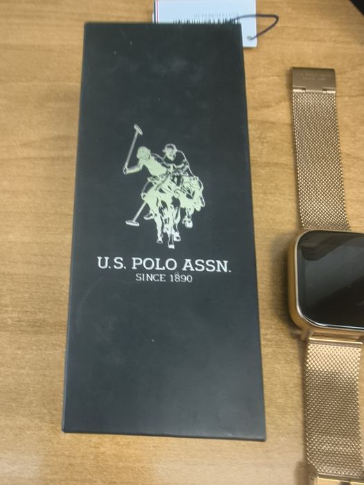 Smartwatch U.S. Polo Assn. – złoty, stalowa bransoleta mesh, elegancki
