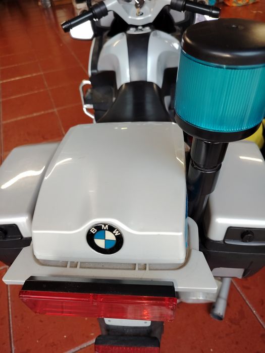 Mota elétrica de policia BMW de criança