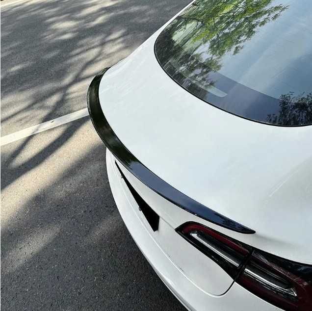 Spoiler aileron lip mala preto brilhante Tesla Model 3 e Model Y