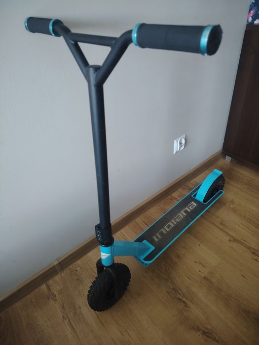 Hulajnoga na kołach pompowanych